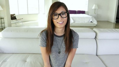 19 Years Old Nerdy Girl Tries Anal First Time, 4K 21