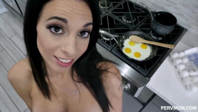 Fried Egg And My Hot Stepmother 9