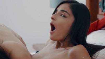 Valentina Nappi Shows All Her Favorite Sex Toys To Emily 20