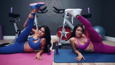 Yoga And Dildo-Cycling In An Amazing Colorful Video 17